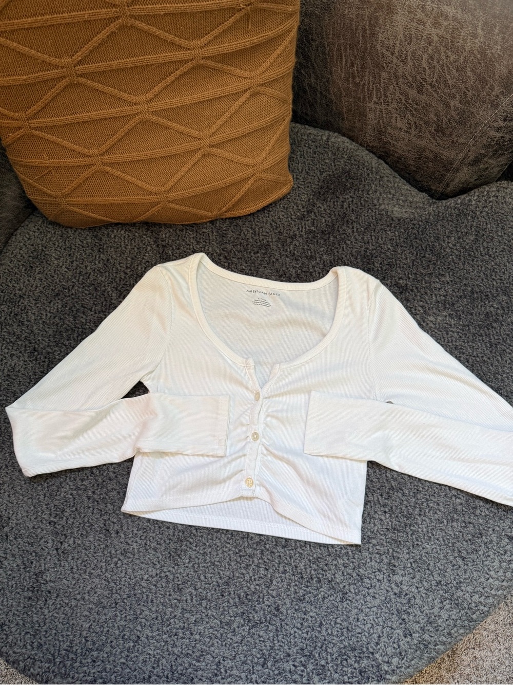 american eagle cropped long sleeve henley tee